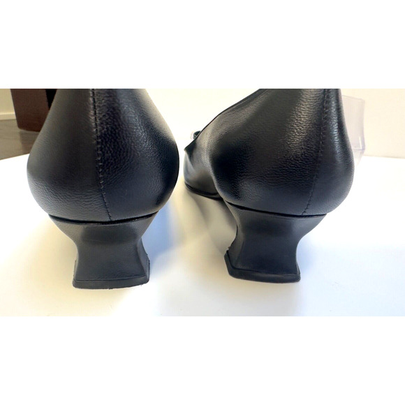 Stuart Weitzman Women's Pumps Leather Square Toe Bow Shoes Low‎ Heel Black 7M - Picture 9 of 11